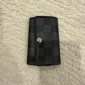 Louis Vuitton Damier Graphite Leather 6 Key Holder